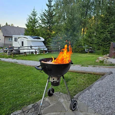 Minikemp Na Palcovce - Minipokoje A Spani V Obytnych Autech אתר קמפינג Huty