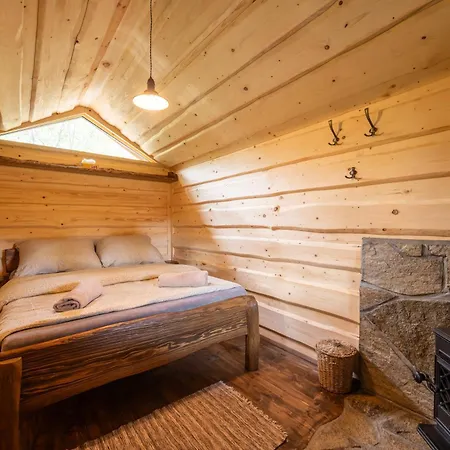 Minikemp Na Palcovce - Minipokoje A Spani V Obytnych Autech אתר קמפינג *