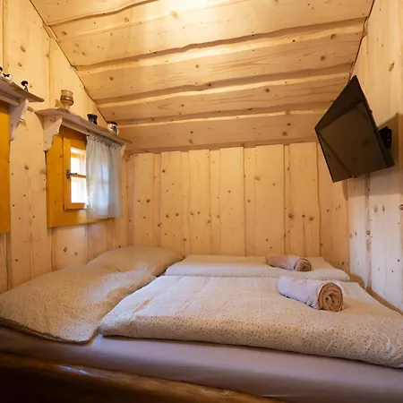 Minikemp Na Palcovce - Minipokoje A Spani V Obytnych Autech Huty