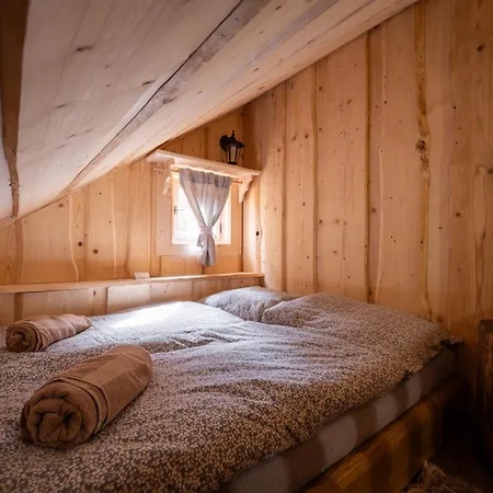 Minikemp Na Palcovce - Minipokoje A Spani V Obytnych Autech