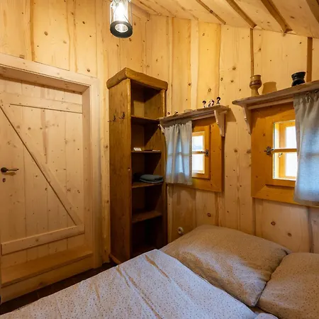 Minikemp Na Palcovce - Minipokoje A Spani V Obytnych Autech