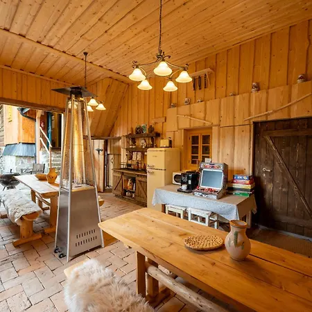 Minikemp Na Palcovce - Minipokoje A Spani V Obytnych Autech אתר קמפינג *