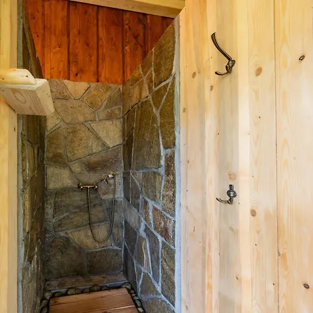 Minikemp Na Palcovce - Minipokoje A Spani V Obytnych Autech אתר קמפינג Huty