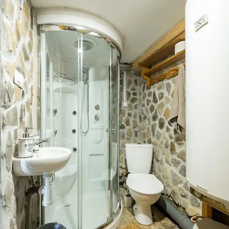 Minikemp Na Palcovce - Minipokoje A Spani V Obytnych Autech *