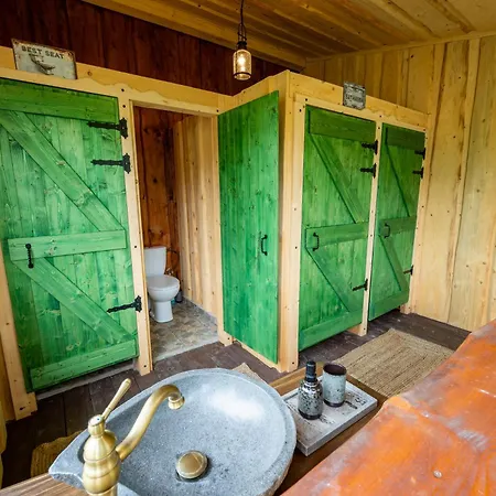 Minikemp Na Palcovce - Minipokoje A Spani V Obytnych Autech *